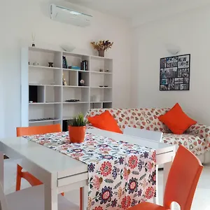  Apartment Con Giardino A Cisano Di
